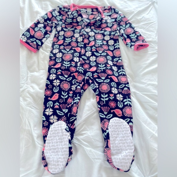 Carter’s Floral onesie - Picture 3 of 4